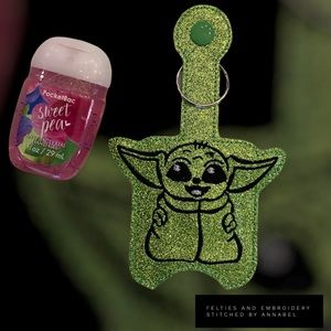 New hand sanitizer, green guy, works with Bath and Body Works pocket sanitizers